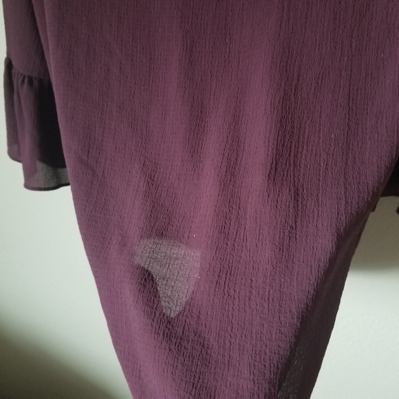 Elle Plum Bell Sleeve Blouse Size Small - Picture 8 of 8